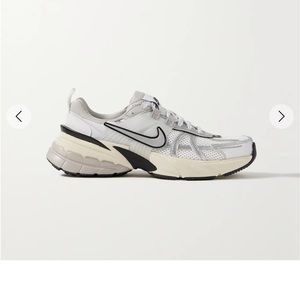 Nike
V2K Run "Metallic Silver" sneakers